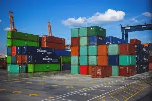 Shipping crates - Compare shipping companies so you can get the best deals